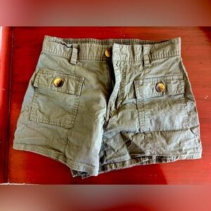 Vuori Women's Vintage Ripstop Utility Short in Olive Green Size Small Hiking